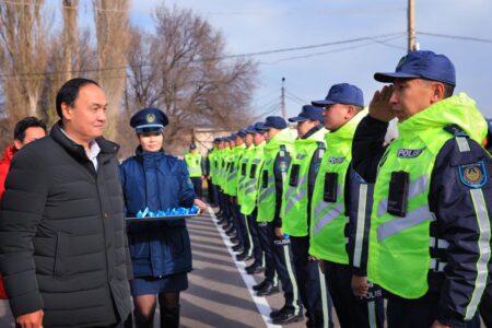 Жамбылдық полицейлерге алғашқы болып отандық өндiрiсте жасалған электромобильдер табыс етілді